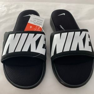 nike slippers black